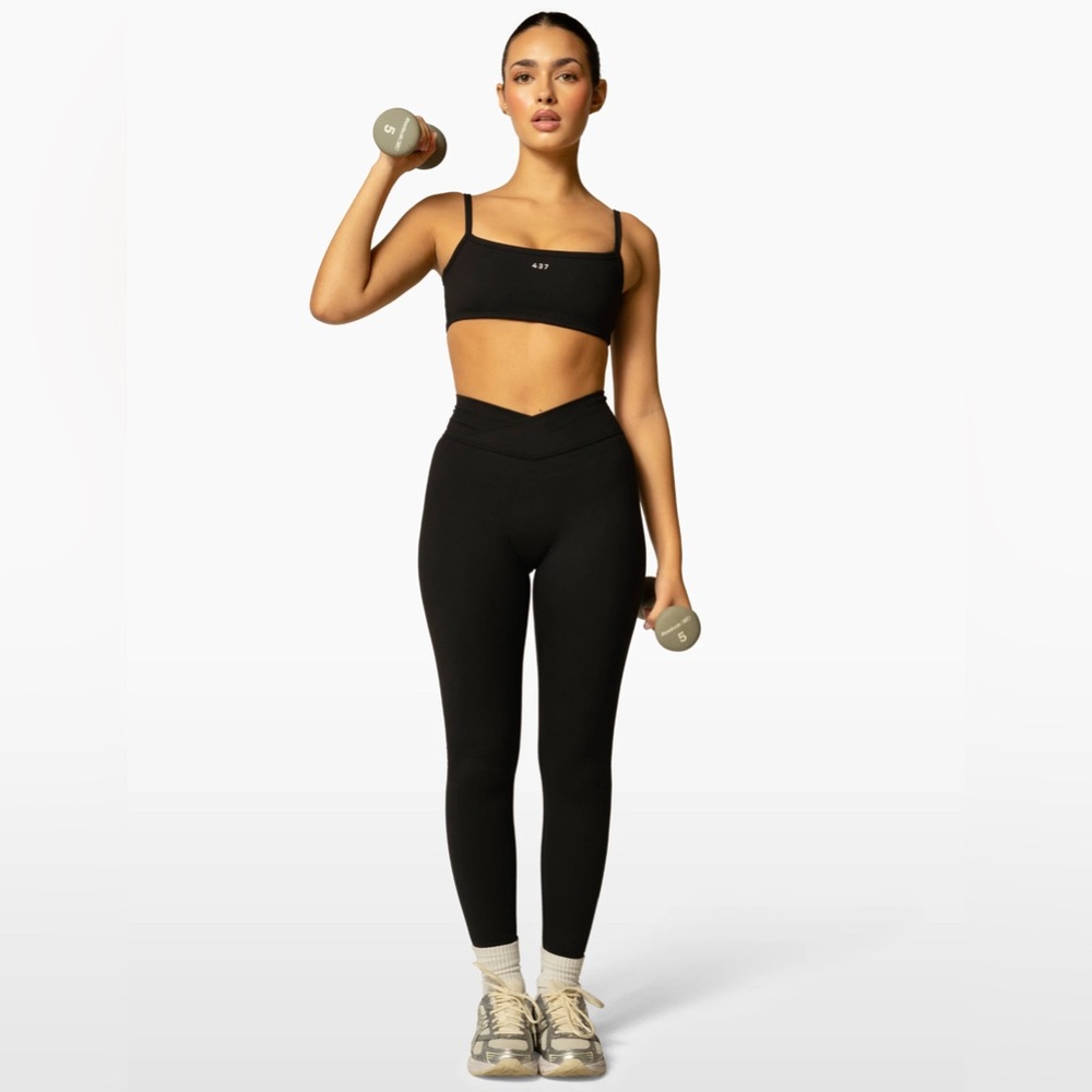 437 The V Legging